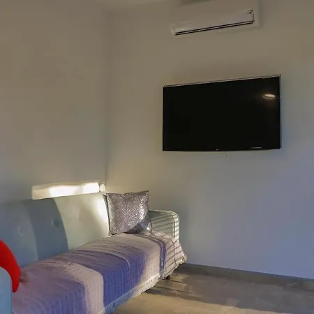 Tara Apartment *