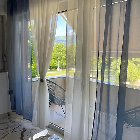 Tara Apartman